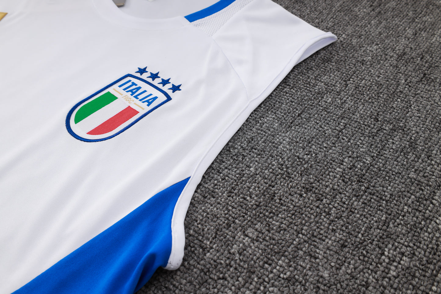 Italy Sleeveless Training Kit - White/Azure/Navy