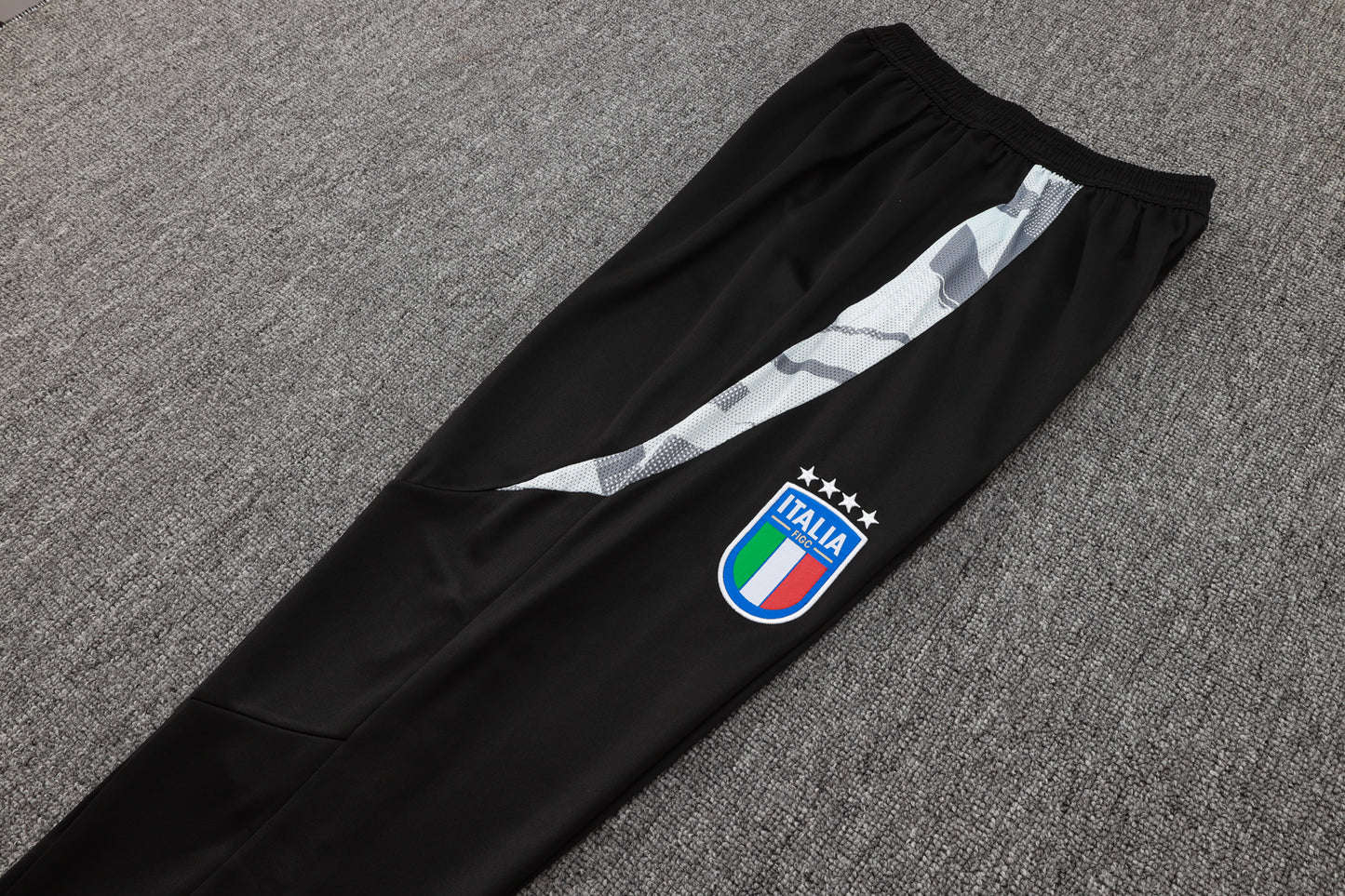 Italy 1/4 Zip Tracksuit Set Black/Grey