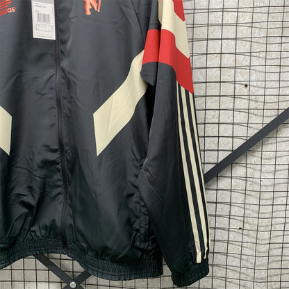 Manchester United Retro Windbreaker