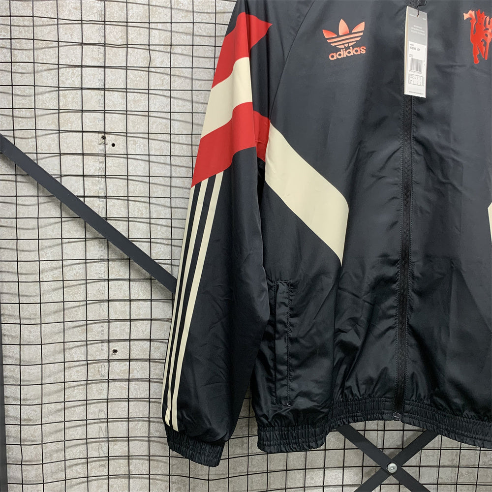 Manchester United Retro Windbreaker