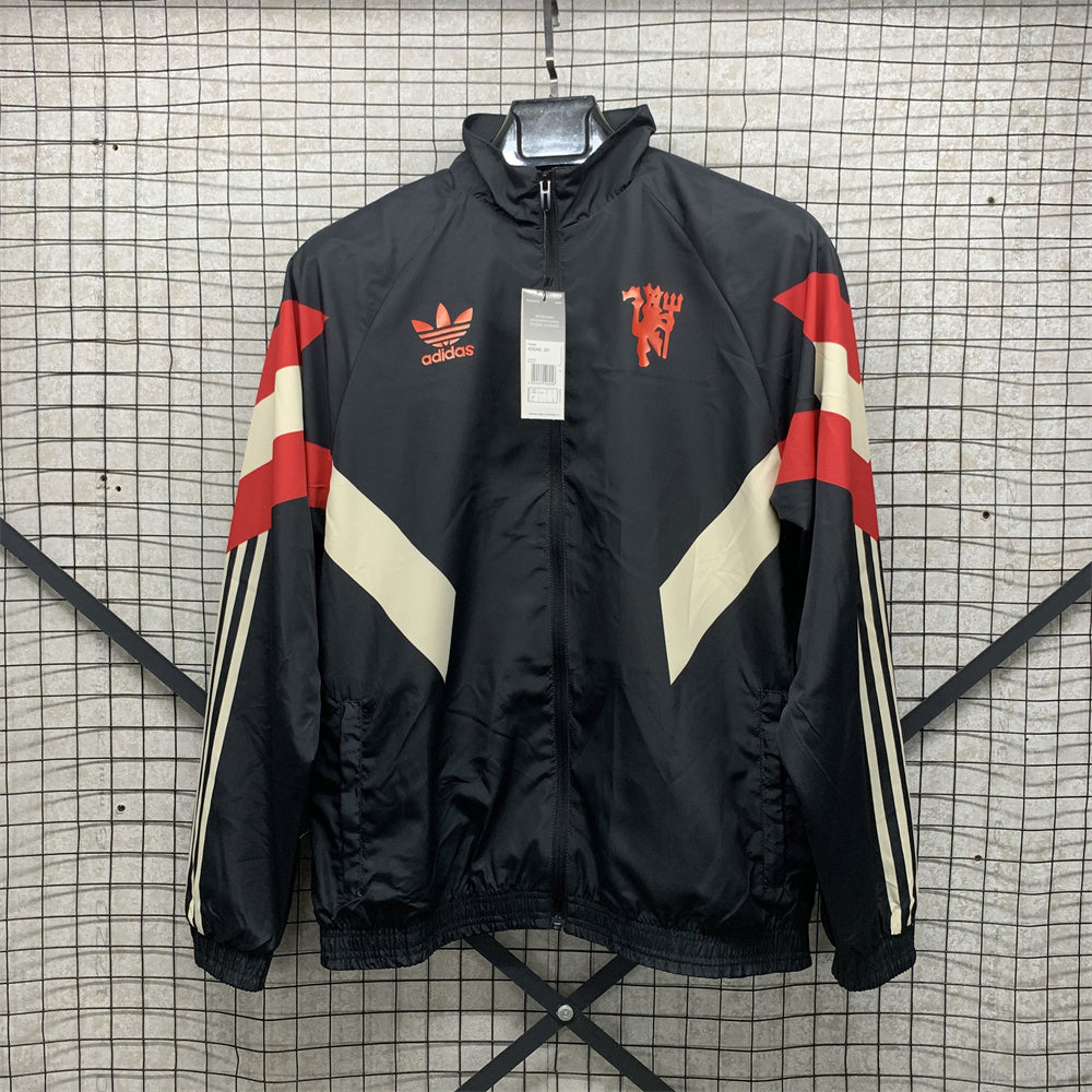 Manchester United Retro Windbreaker